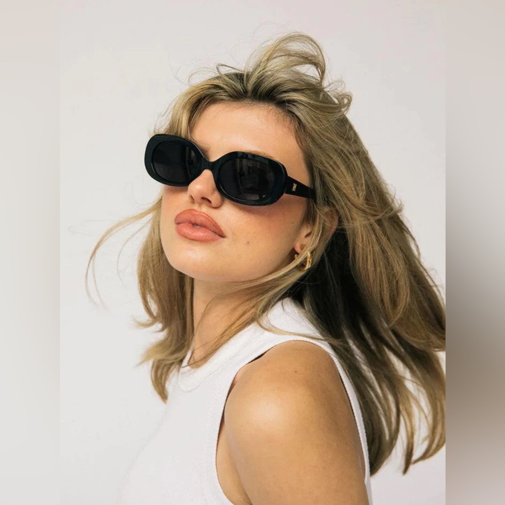 RAIE ROSA BACIO BLACK SUNGLASSES GOLD DETAIL UV400 WOMENS